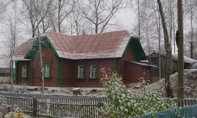 Старинный дом с ледником стал туристическим объектом. Фото Няндомского краеведческого центра.