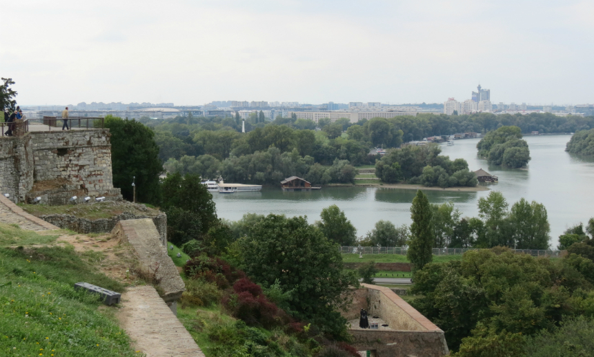 С Белградской крепости открывается прекрасный вид как на город, так и на реки Саву и Дунай